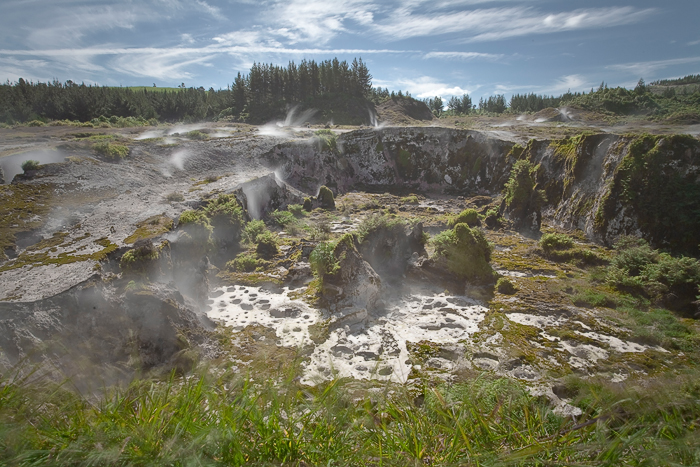 Craters-of-the-Moon-Taupo-North-Island-New-Zealand-RAW-corrected