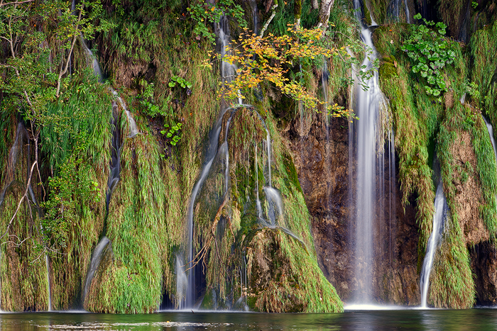 Plitvice-Lakes-National-Park-Croatia-#10109371
